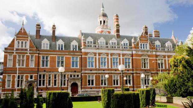 Picture of Croydon Town Hall from The Queen's Garden's